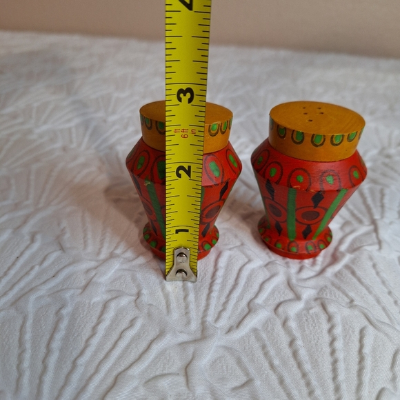 Set of VTG wooden salt & pepper Shakers - Picture 3 of 8